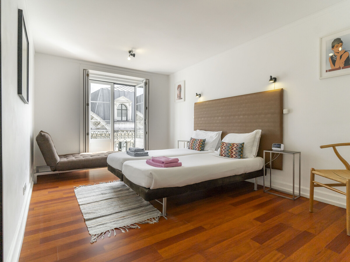 LV Premier Chiado CH2 : 3 chambres avec balcon vue toits - Photo 4