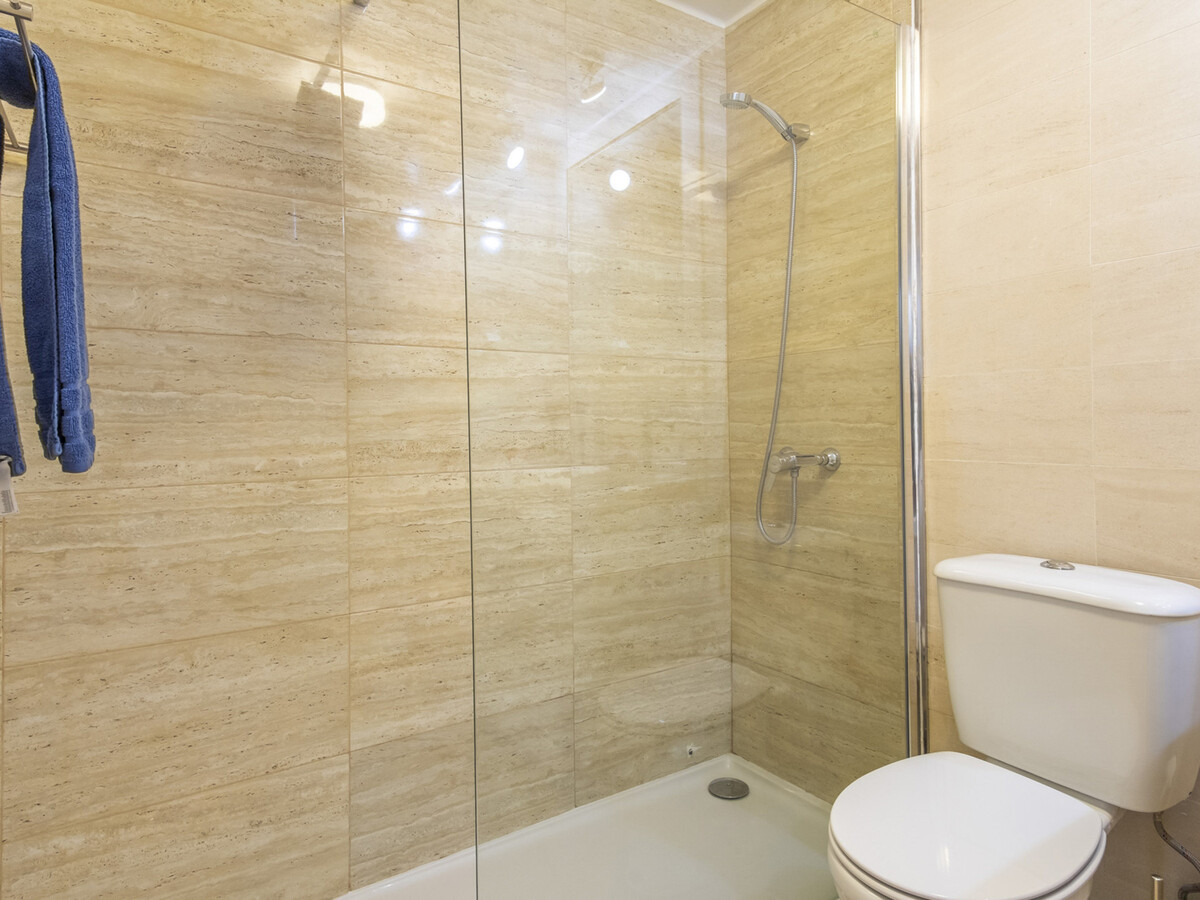 LV Premier Chiado CH2 : 3 chambres avec balcon vue toits - Photo 16