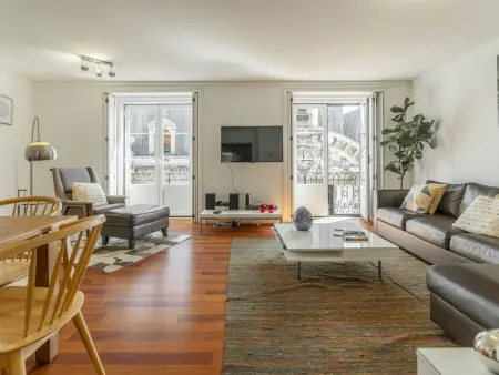 Location appartement à Lisbonne, Appartement spacieux avec balcon central à Lisbonne, pour 8 personnes