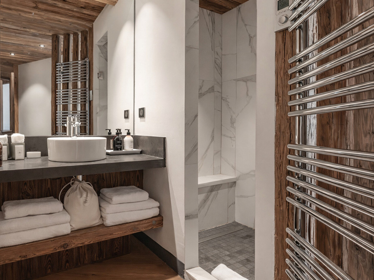 Appartement 5 chambres sous les toits de Val-d'Isère - Photo 8