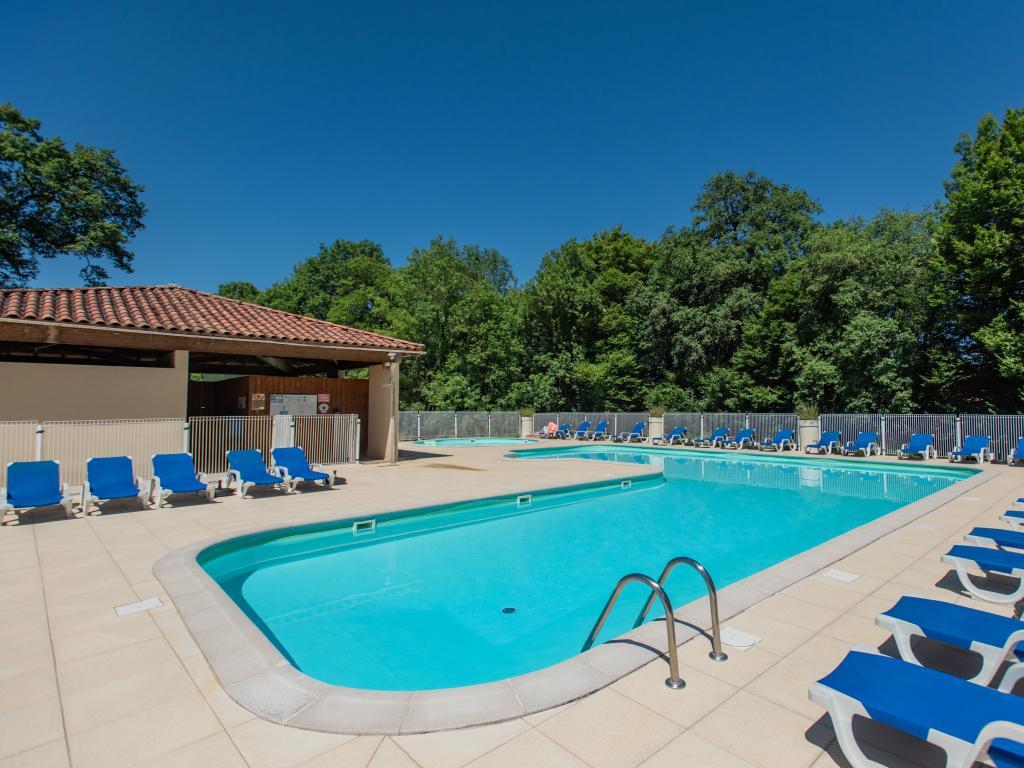 Maison Lac Bleu 11 à Lacapelle-Marival, piscine chauffée et terrasse - Photo 2