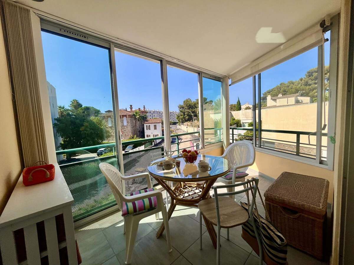 T2 Cavalaire-sur-Mer, 250m de la plage, ascenseur - Photo 1