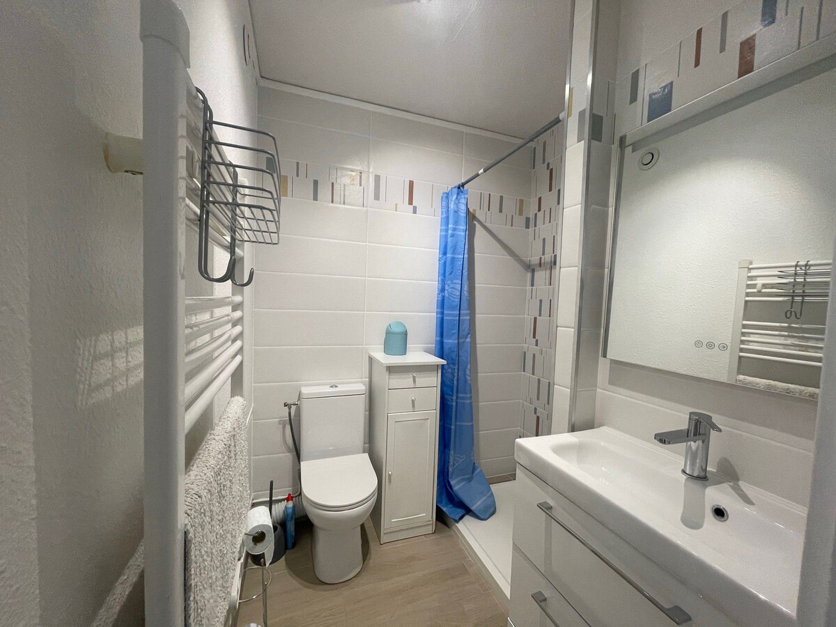 Appartement 2 étoiles avec balcon à Balaruc-les-Bains - Photo 9