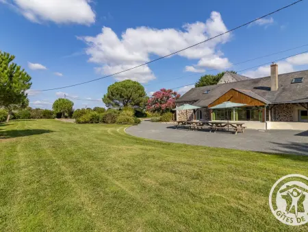 Location gite à Blaison Saint Sulpice, Gîte spacieux de 8 chambres au cœur des vignes dAnjou