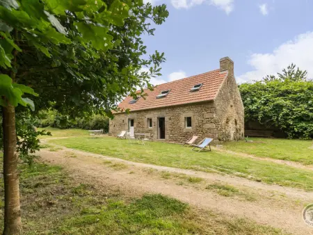 Gîte en pierre restauré, jardin calme à Saint-Pierre-Église : photo 2
