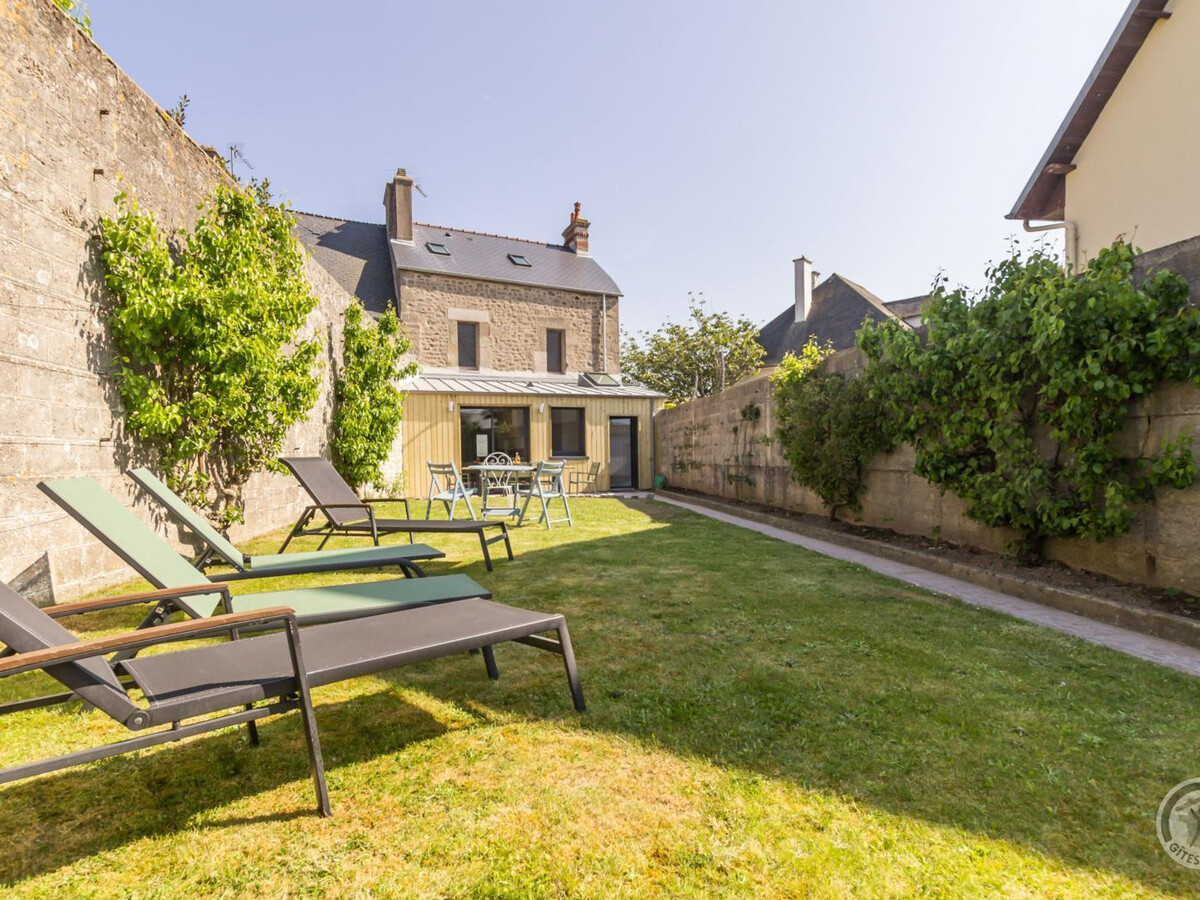 Gîte 8 pers. à Barfleur, jardin clos et façade en galets - Photo 1