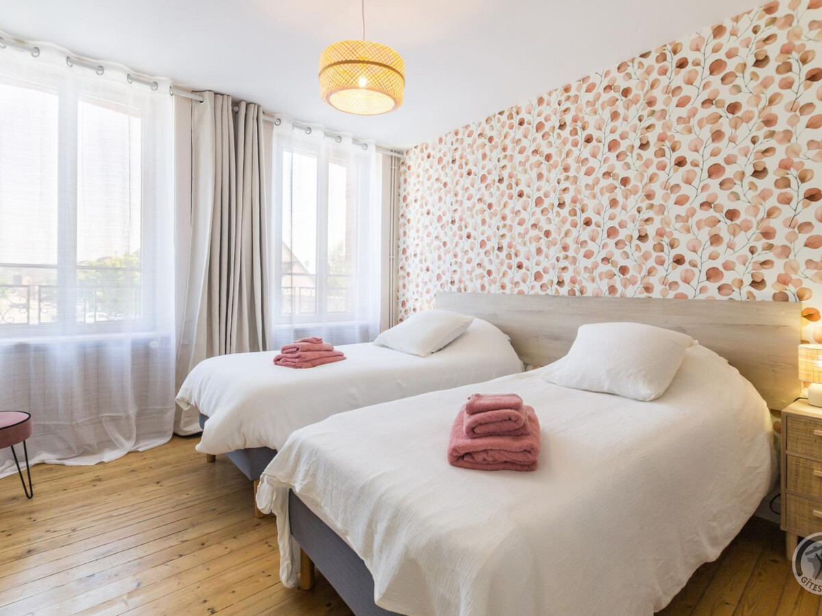Gîte 8 pers. à Barfleur, jardin clos et façade en galets - Photo 4