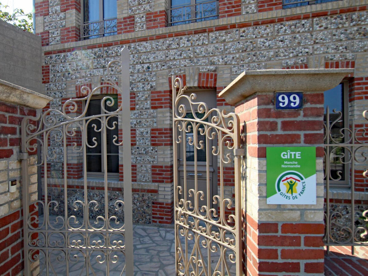 Gîte 8 pers. à Barfleur, jardin clos et façade en galets - Photo 5