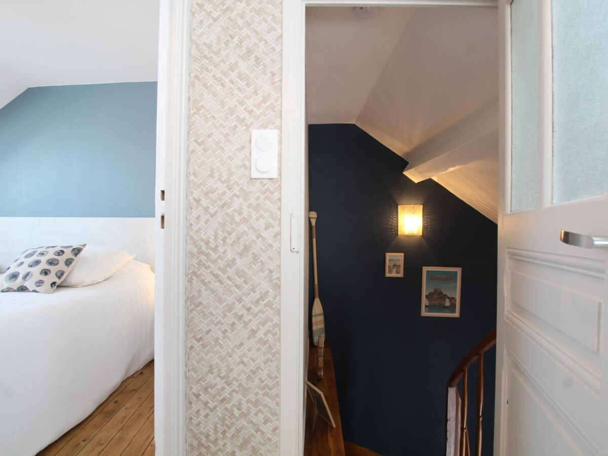 Gîte 8 pers. à Barfleur, jardin clos et façade en galets - Photo 18