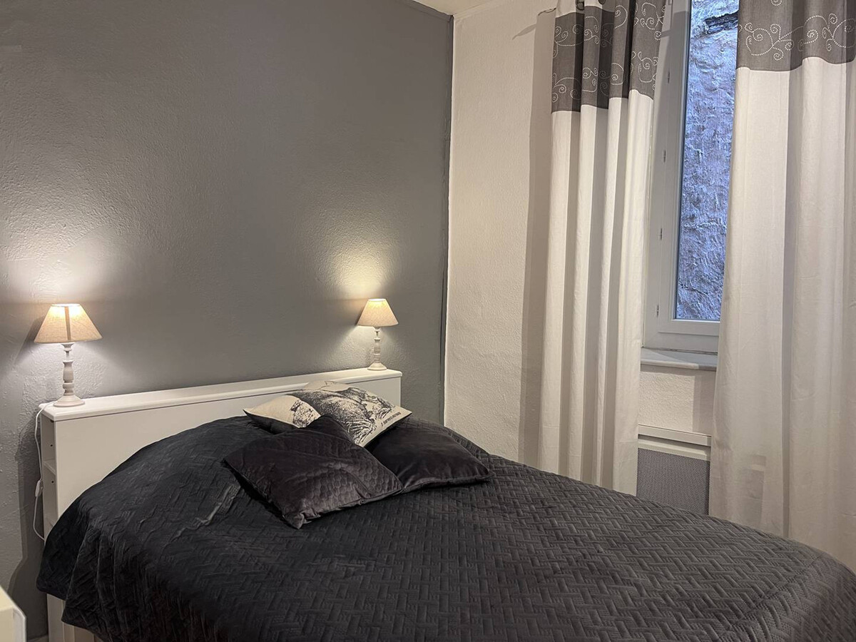 Appartement 42 m² à 230 m des thermes de Cauterets - Photo 2