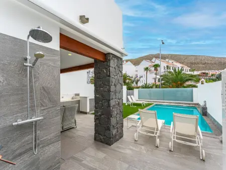 Villa 3 étages avec piscine chauffée à Los Cristianos : photo 2