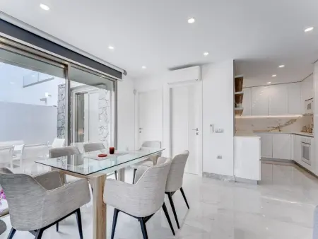 Villa 3 étages avec piscine chauffée à Los Cristianos : photo 4