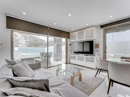 Villa 3 étages avec piscine chauffée à Los Cristianos : photo 8