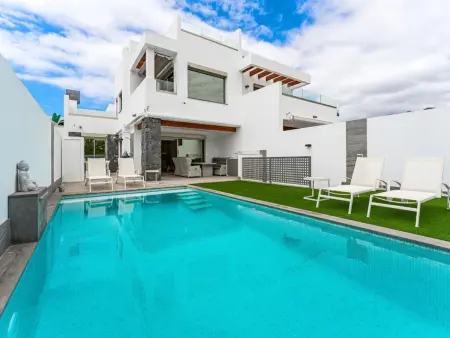 Villa 3 étages avec piscine chauffée à Los Cristianos : photo 13