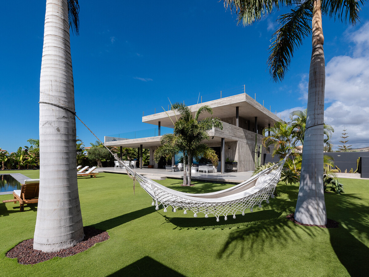 Villa brutaliste avec piscine chauffée à Adeje - Photo 4