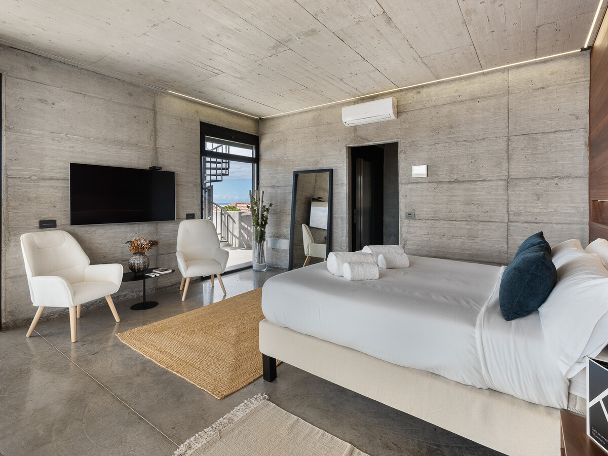 Villa brutaliste avec piscine chauffée à Adeje - Photo 16