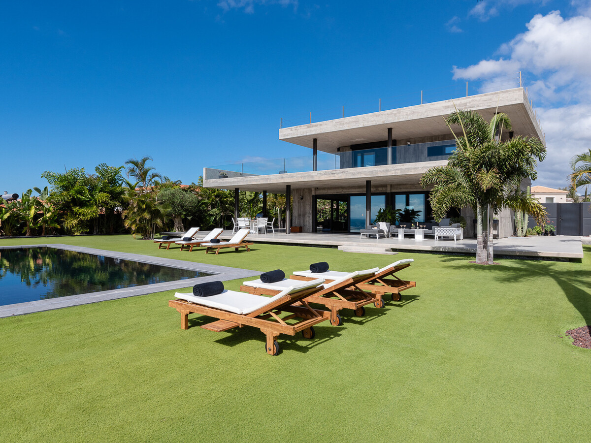 Villa brutaliste avec piscine chauffée à Adeje - Photo 30