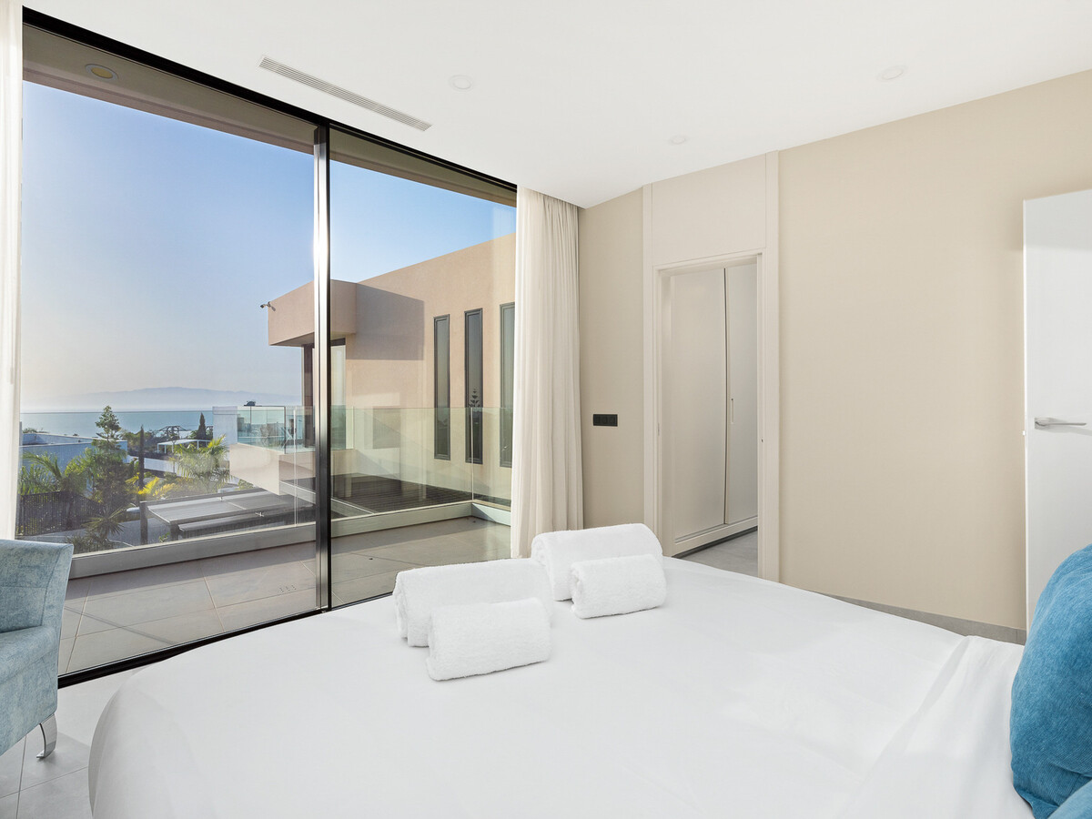 Atlantic Silent Heights Villa – 4 suites, piscine chauffée à Adeje - Photo 15
