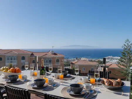 Villa Duna Blanca – Adeje, piscine chauffée et vue océan : photo 24
