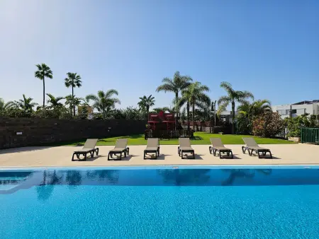 Villa El Duque Privé – 708 m², piscine chauffée, 8 pers. : photo 4