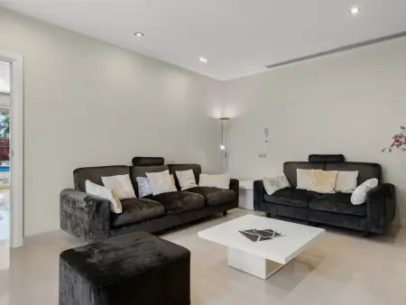 Villa El Duque Privé – 708 m², piscine chauffée, 8 pers. : photo 6