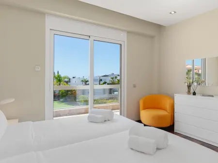 Villa El Duque Privé – 708 m², piscine chauffée, 8 pers. : photo 11