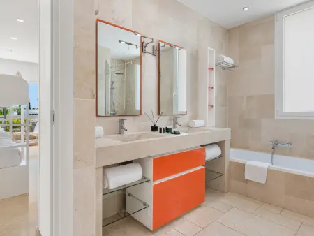 Villa El Duque Privé – 708 m², piscine chauffée, 8 pers. : photo 25