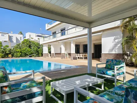 Villa El Duque Privé – 708 m², piscine chauffée, 8 pers. : photo 34