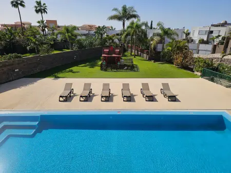 Villa El Duque Privé – 708 m², piscine chauffée, 8 pers. : photo 35