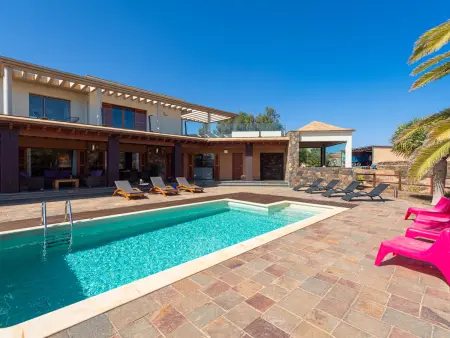 Location villa à Antigua, Villa luxueuse à Antigua avec piscine privée et parking