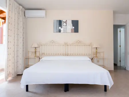 Appartement 75 m² La Caleta, 400 m de la plage : photo 9