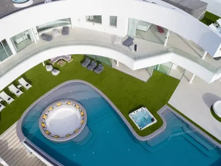 Villa Aurelia - 12 pers, piscine débordement et jacuzzi : photo 4