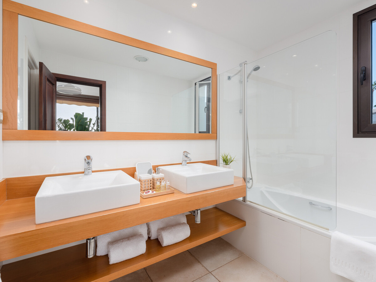 Villa Tropical Costa Adeje : 5 chambres, piscine chauffée - Photo 25
