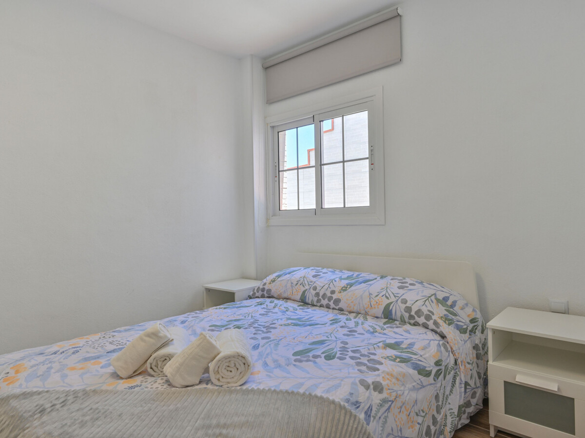 Appartement 80m² à Arico, 2 chambres, 350m de la plage - Photo 3