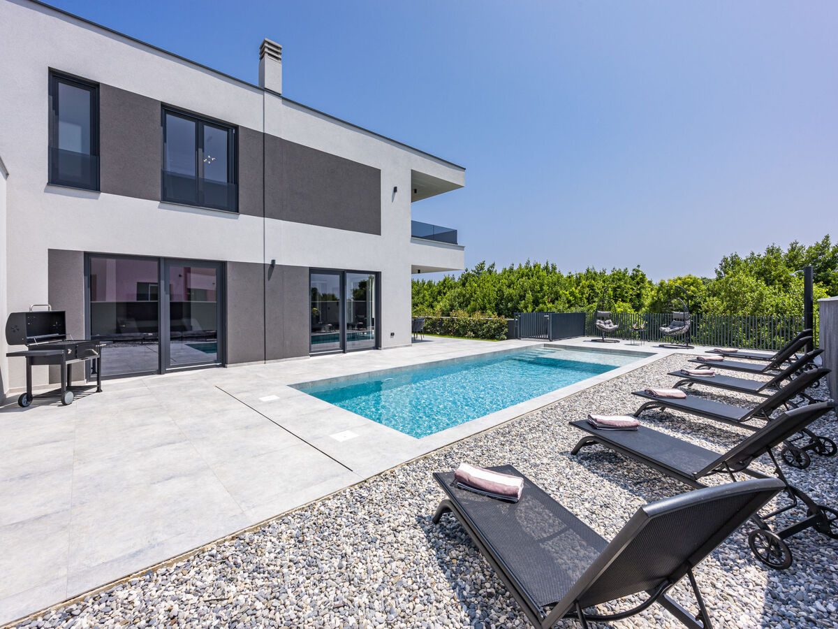 Villa Delecto, 8 pers., piscine privée à Premantura - Photo 1