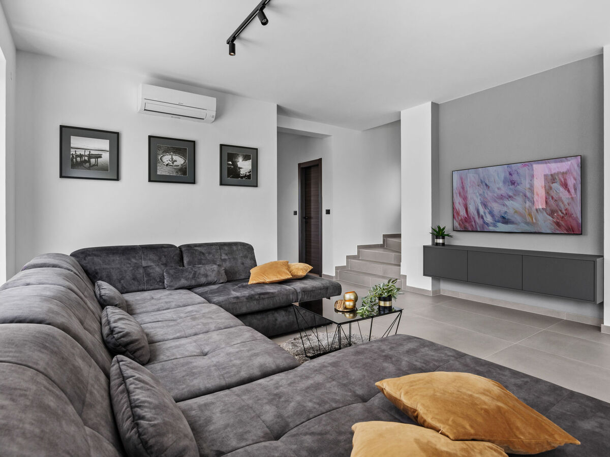 Villa Delecto, 8 pers., piscine privée à Premantura - Photo 2