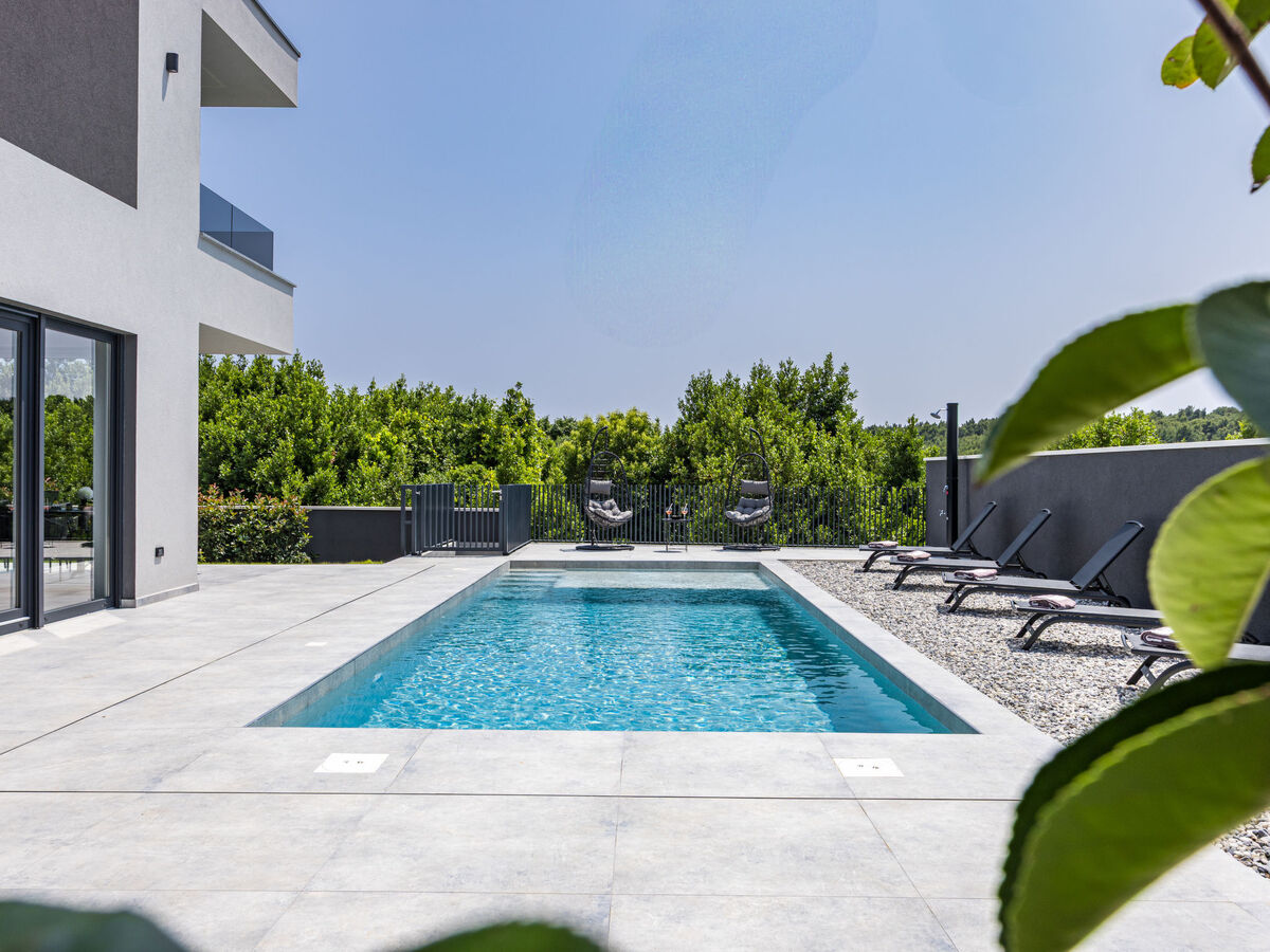 Villa Delecto, 8 pers., piscine privée à Premantura - Photo 4