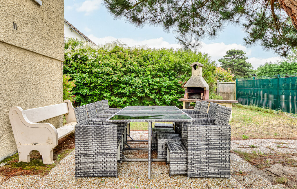 Maison 70 m² à 350 m de la plage de Pirou - Photo 2