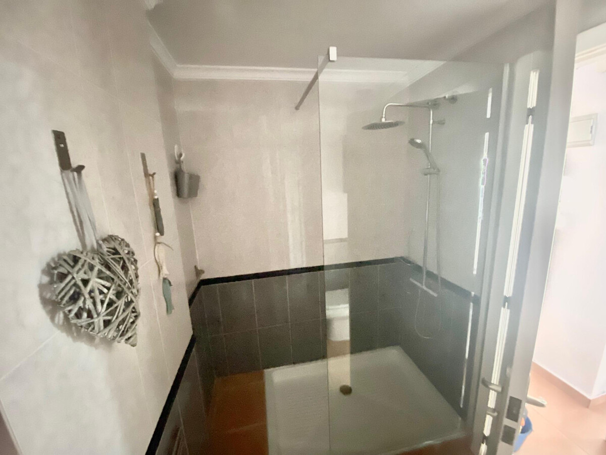 Appartement 2 chambres, piscine et parking à Dénia - Photo 13