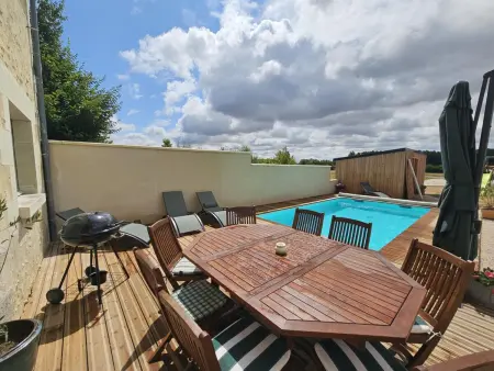 Gîte 6 pers, piscine privée et vélos gratuits à Avon-les-Roches - Photo 4