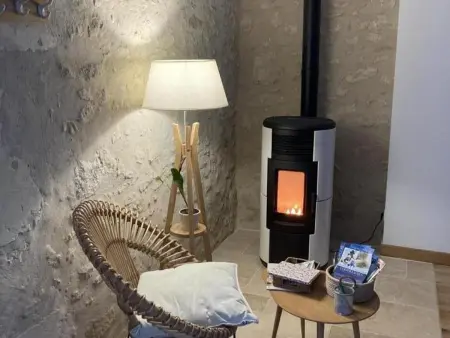 Gîte 6 pers, piscine privée et vélos gratuits à Avon-les-Roches - Photo 8