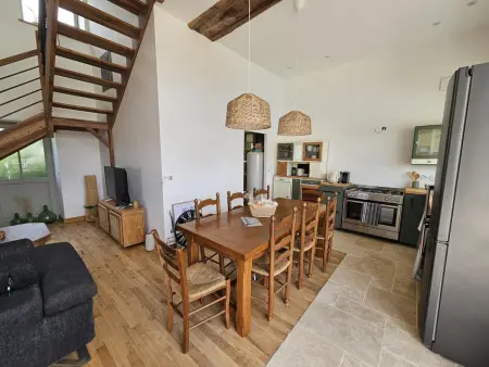 Gîte 6 pers, piscine privée et vélos gratuits à Avon-les-Roches - Photo 9