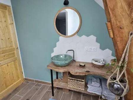 Gîte 6 pers, piscine privée et vélos gratuits à Avon-les-Roches - Photo 18
