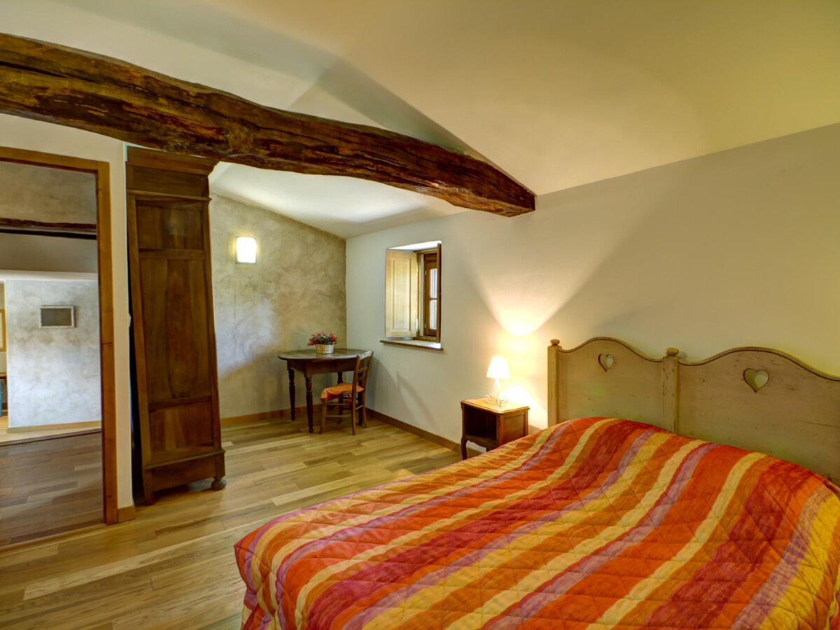 Gîte 6 pers. avec terrasse 30 m² et jardin à Panissières - Photo 12