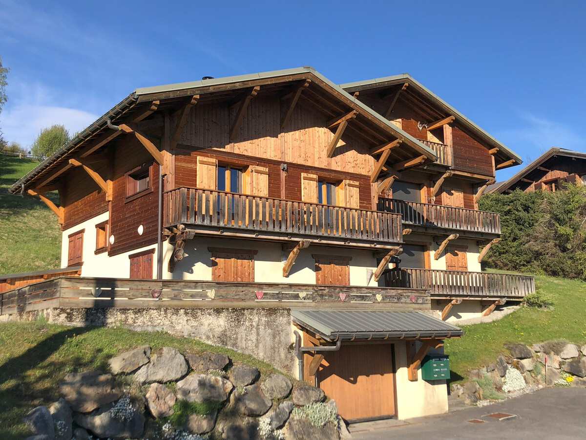 Appartement 2 chambres avec mezzanine, vue Mont-Blanc à Combloux - Photo 3