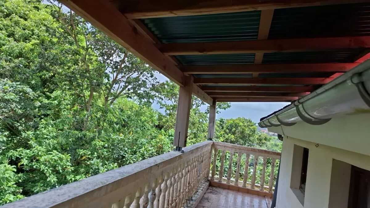 Appartement 100 m² avec balcon à Saint-Claude - Photo 1