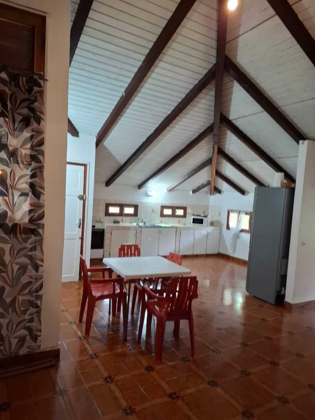 Appartement 100 m² avec balcon à Saint-Claude - Photo 4