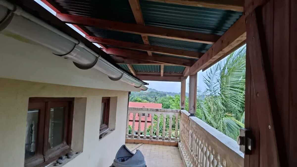 Appartement 100 m² avec balcon à Saint-Claude - Photo 16