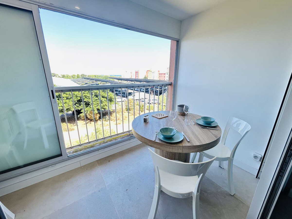 Studio rénové avec terrasse à 50 m de la plage - Photo 3