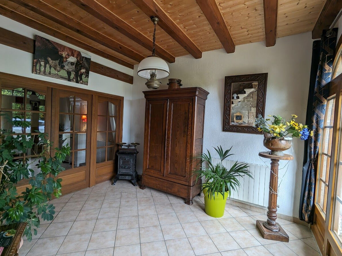 Gîte Les Volets Bleus – 10 pers, spa et jeux de famille - Photo 8